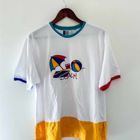 Vintage Colorful Beach Graphic T-Shirt - Picture 4 of 5
